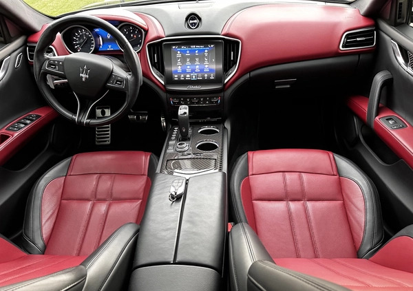 Maserati Ghibli cena 269000 przebieg: 29800, rok produkcji 2020 z Rzeszów małe 232